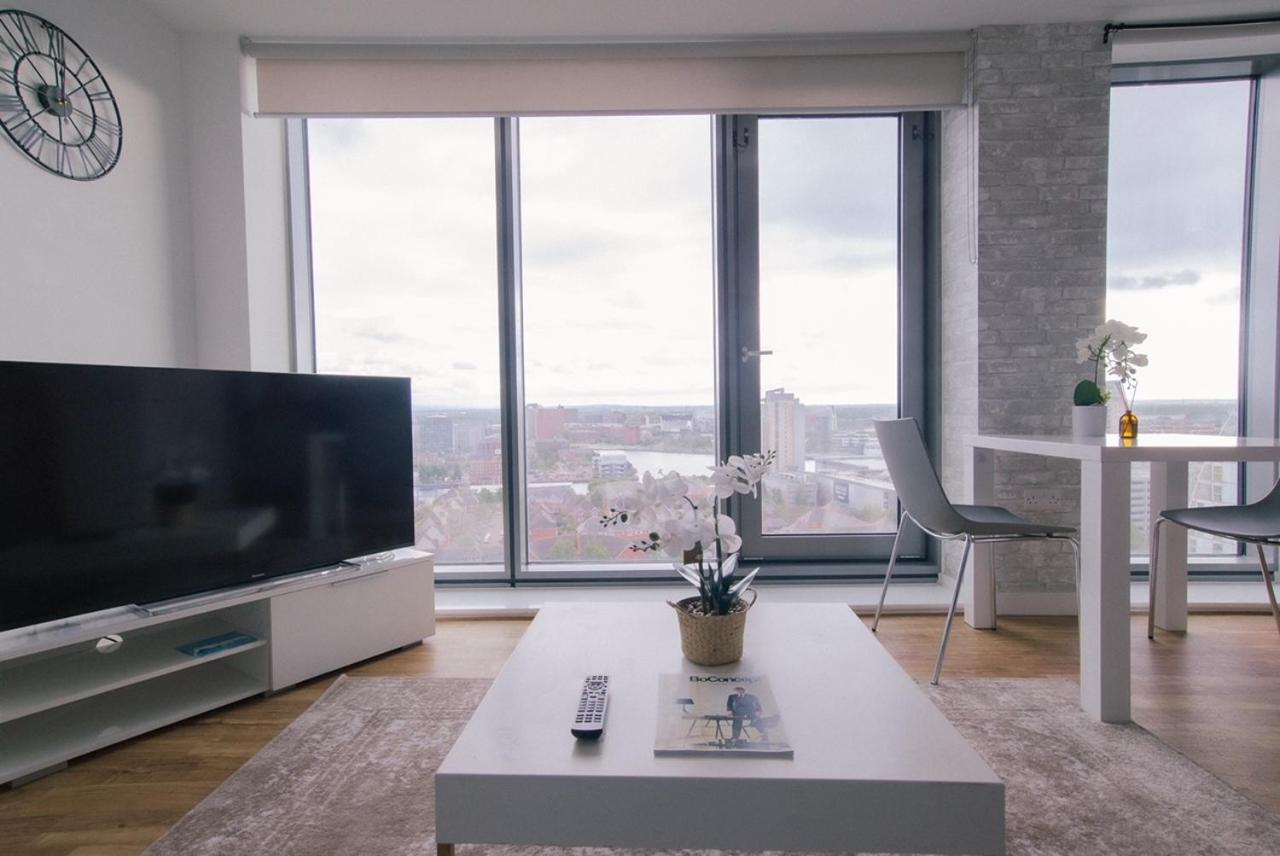 Hallsphere - Stunning Apartment Salford Quays Manchester Luaran gambar